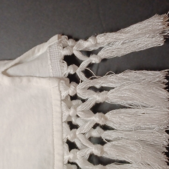 J Jill sleeveless tank with fringed bottom. sleeveless white size small - Picture 2 of 7